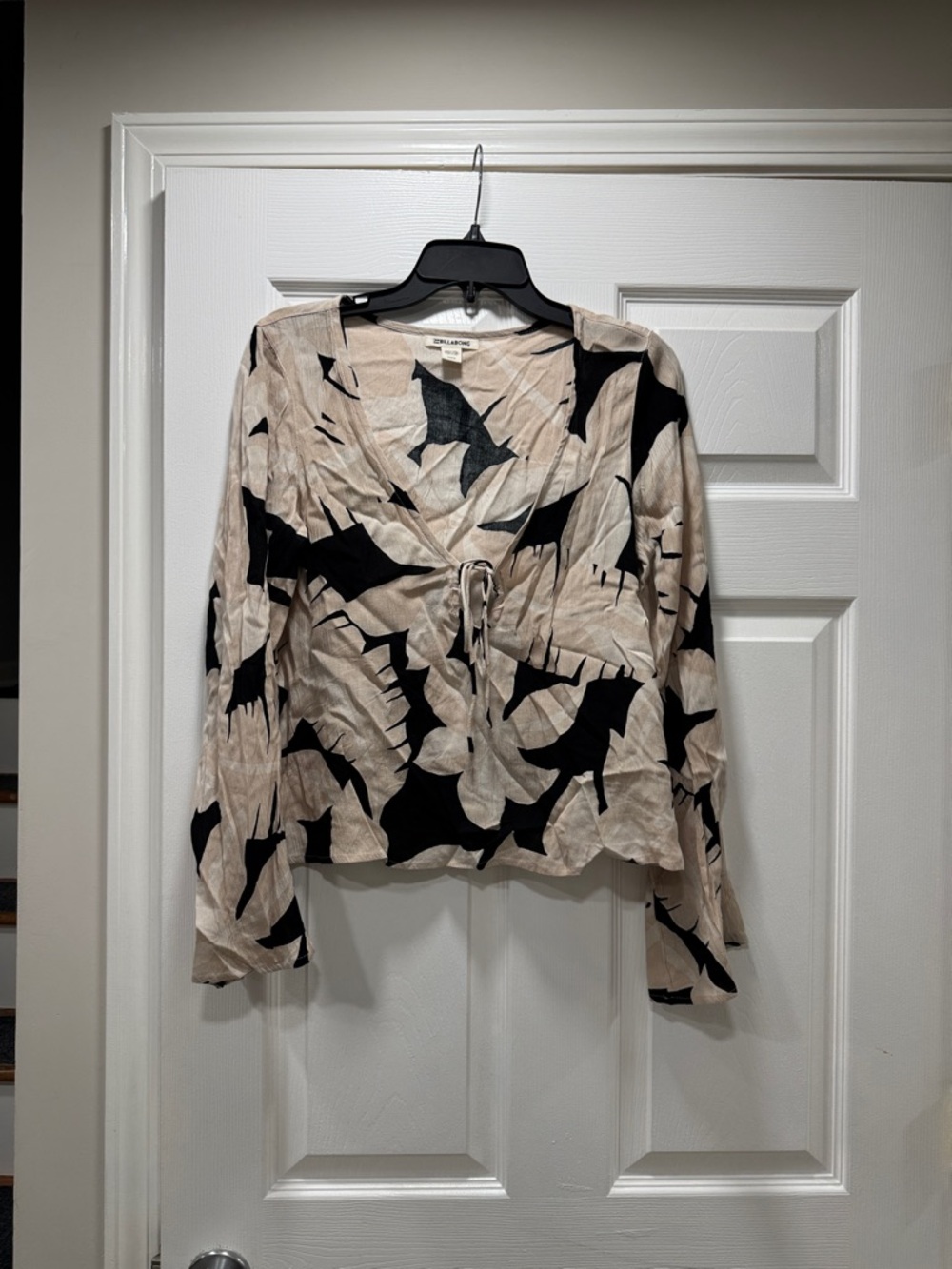 Billabong. Women's Beige and Black Tie-Front Blouse. NEVER WORN. OPEN TO PRICES